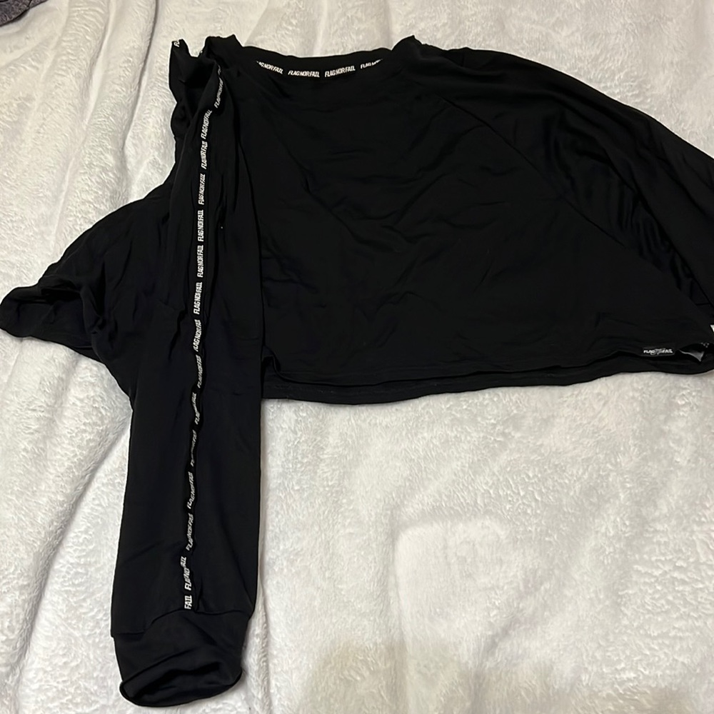 Long sleeve crop top